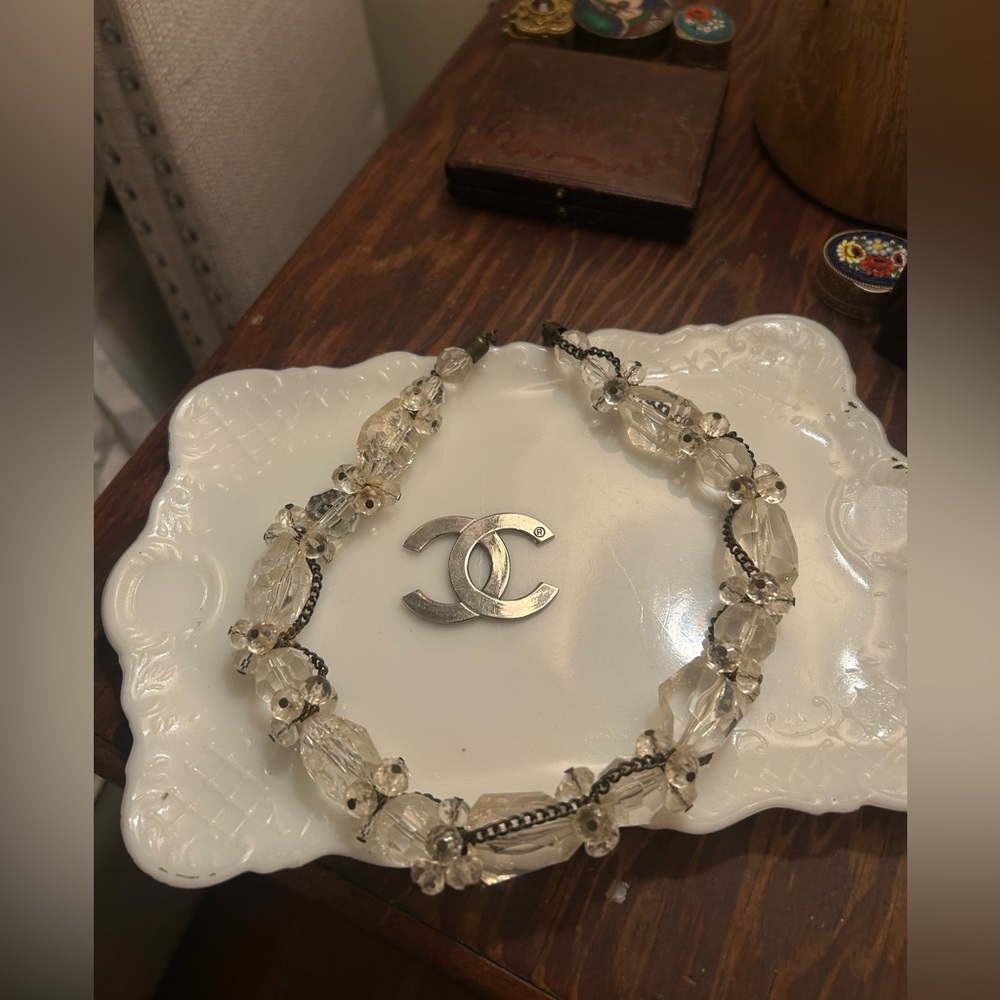 Elegant Silver and Crystal Necklace
